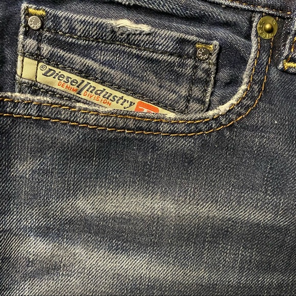 28W x 32L Diesel Ripped & Washed Jeans - Picture 5 of 5